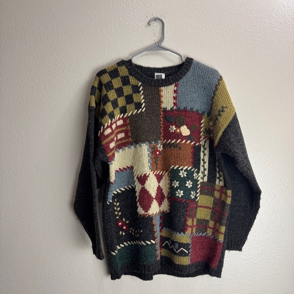 Sweaters - Lisa Belleza Vintage Sweater Floral One Size Patch Work Style